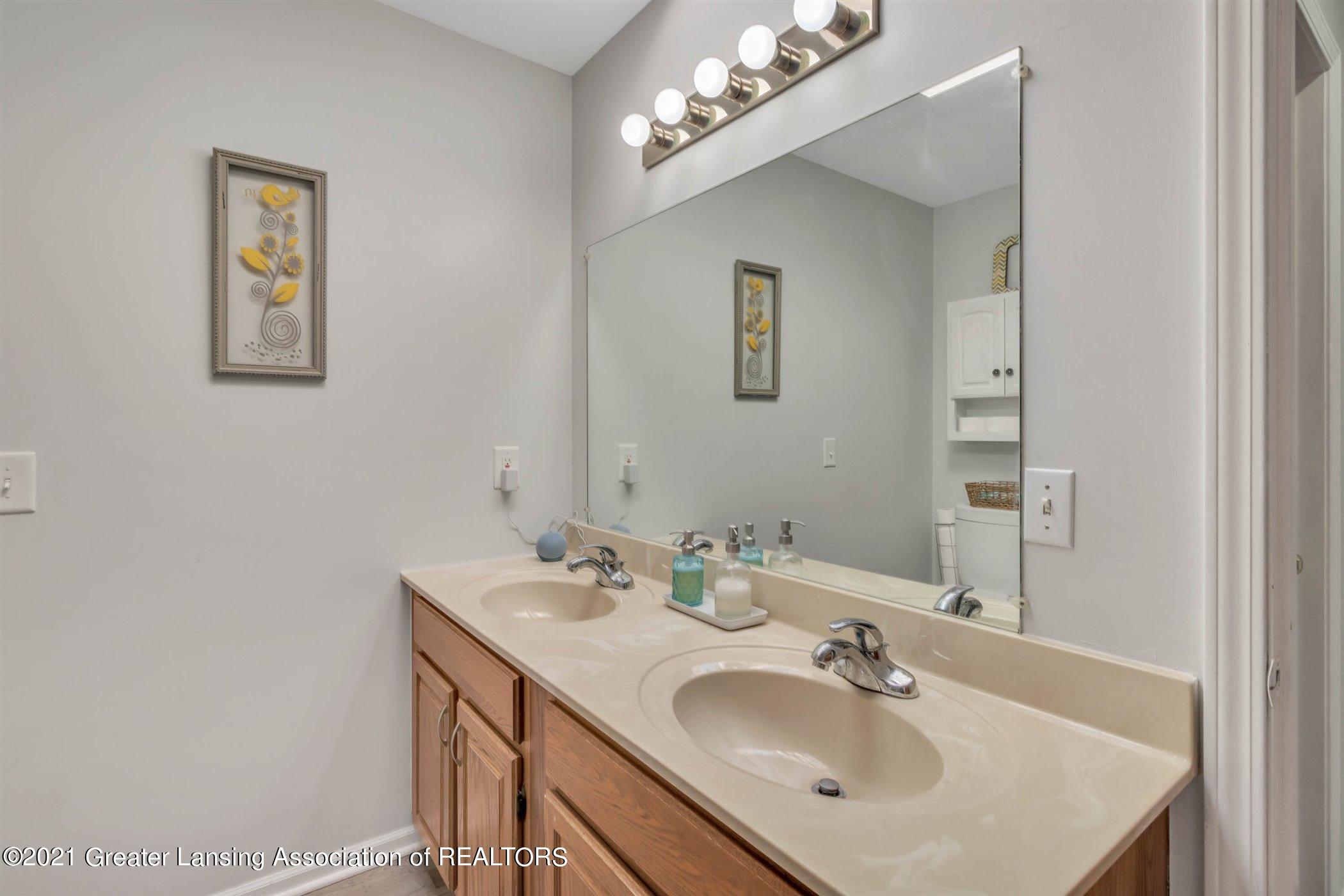 1803 South Canal Road Lansing, MI 48917 - Photo 31 of 44 31-1803 S Canal Rd-WindowStill-Real-Esta