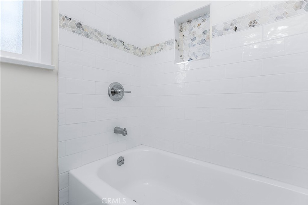 870 East 148th Street Compton, CA 90220 - Photo 12 of 34