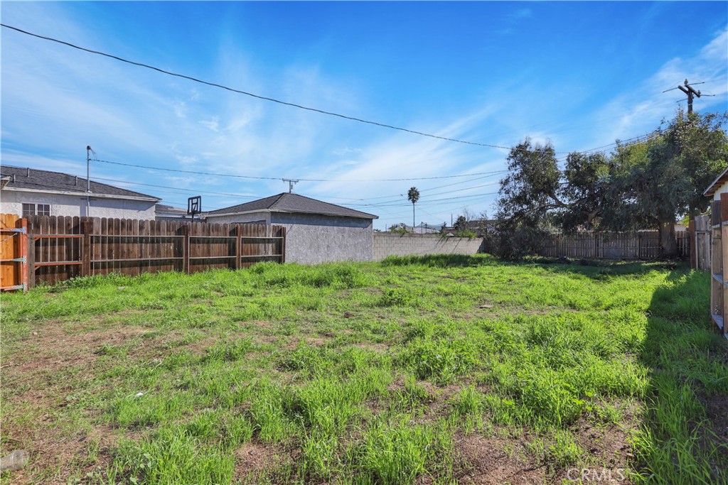 870 East 148th Street Compton, CA 90220 - Photo 13 of 34