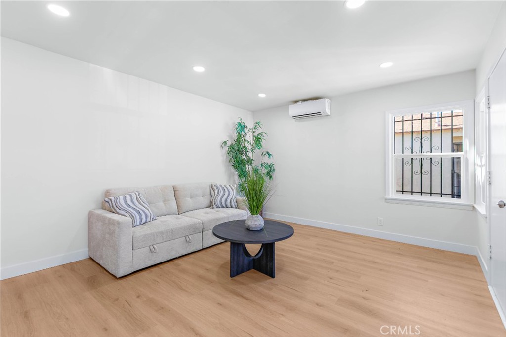 870 East 148th Street Compton, CA 90220 - Photo 3 of 34