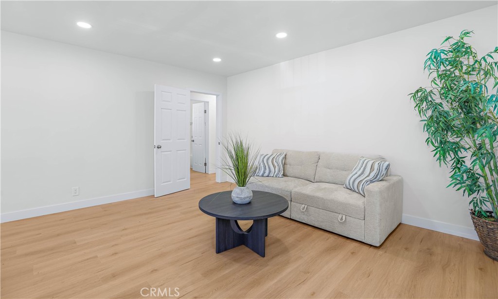 870 East 148th Street Compton, CA 90220 - Photo 4 of 34