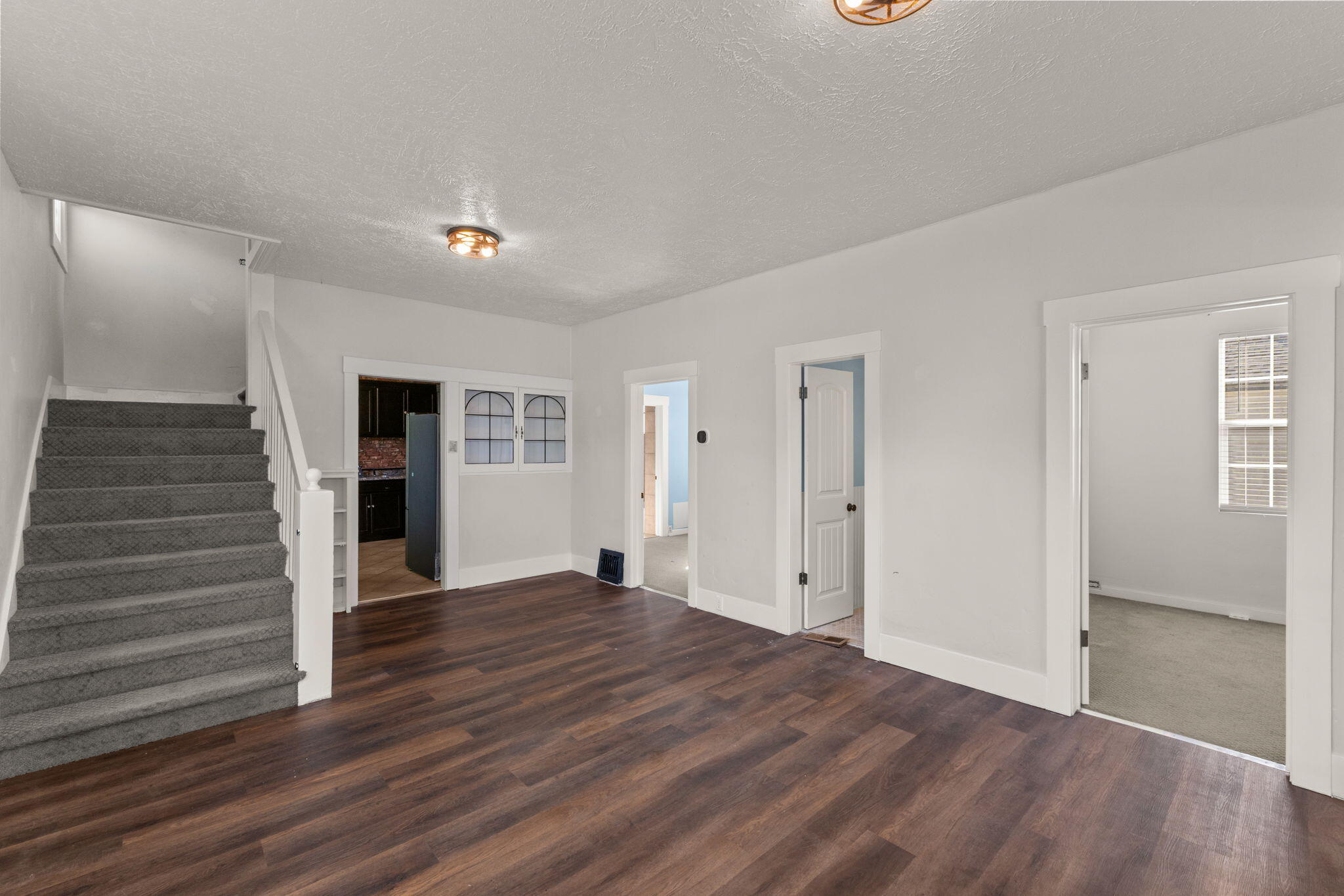 311 West D Street Shoshone, ID 83352 - Photo 4 of 27 9-web-or-mls-1-6