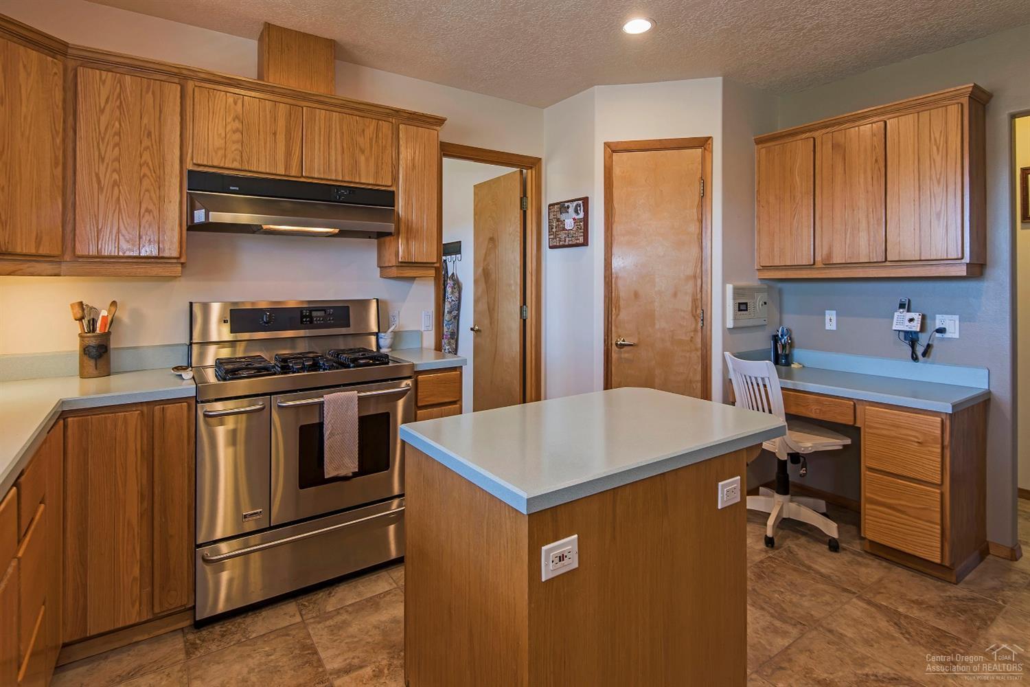 62060 Dodds Road Bend, OR 97701 - Photo 6 of 24 Additional Photo