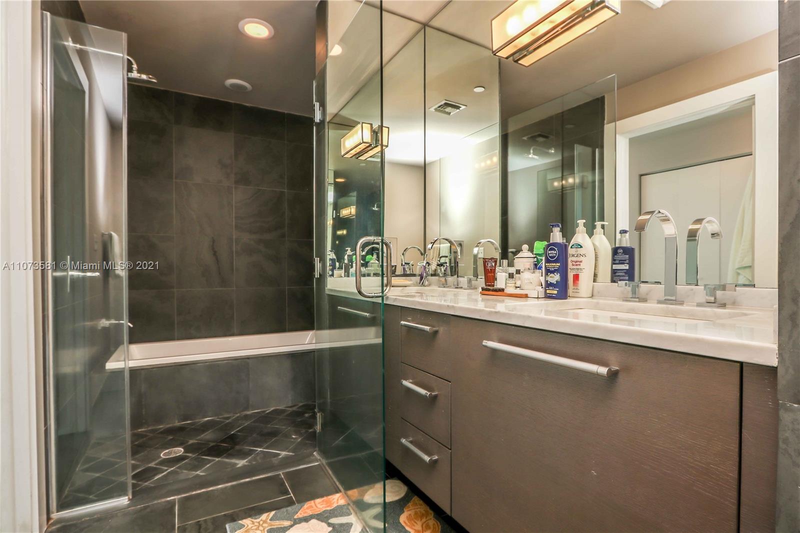 900 Biscayne Boulevard, Unit 2707 Miami, FL 33132 - Photo 15 of 41