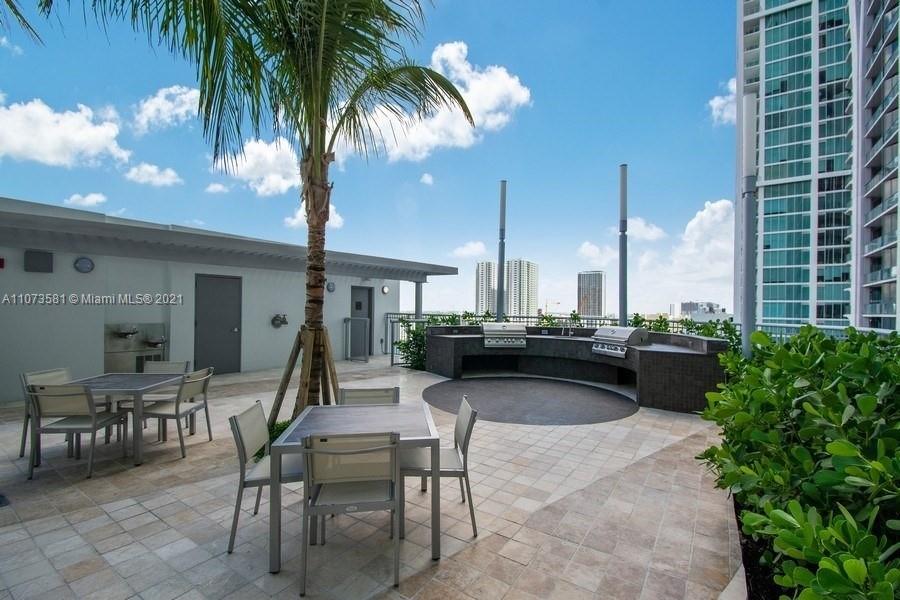 900 Biscayne Boulevard, Unit 2707 Miami, FL 33132 - Photo 32 of 41 Barbeque