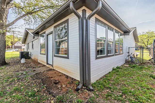 a front view of house with yard