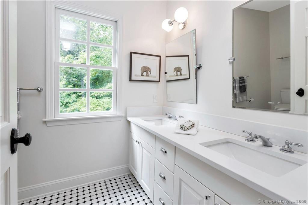 97 Graenest Ridge Road Wilton, CT 06897 - Photo 23 of 39