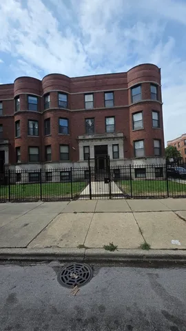 $199,000 | 5900 South King Drive, Unit C3, Chicago, IL 60637