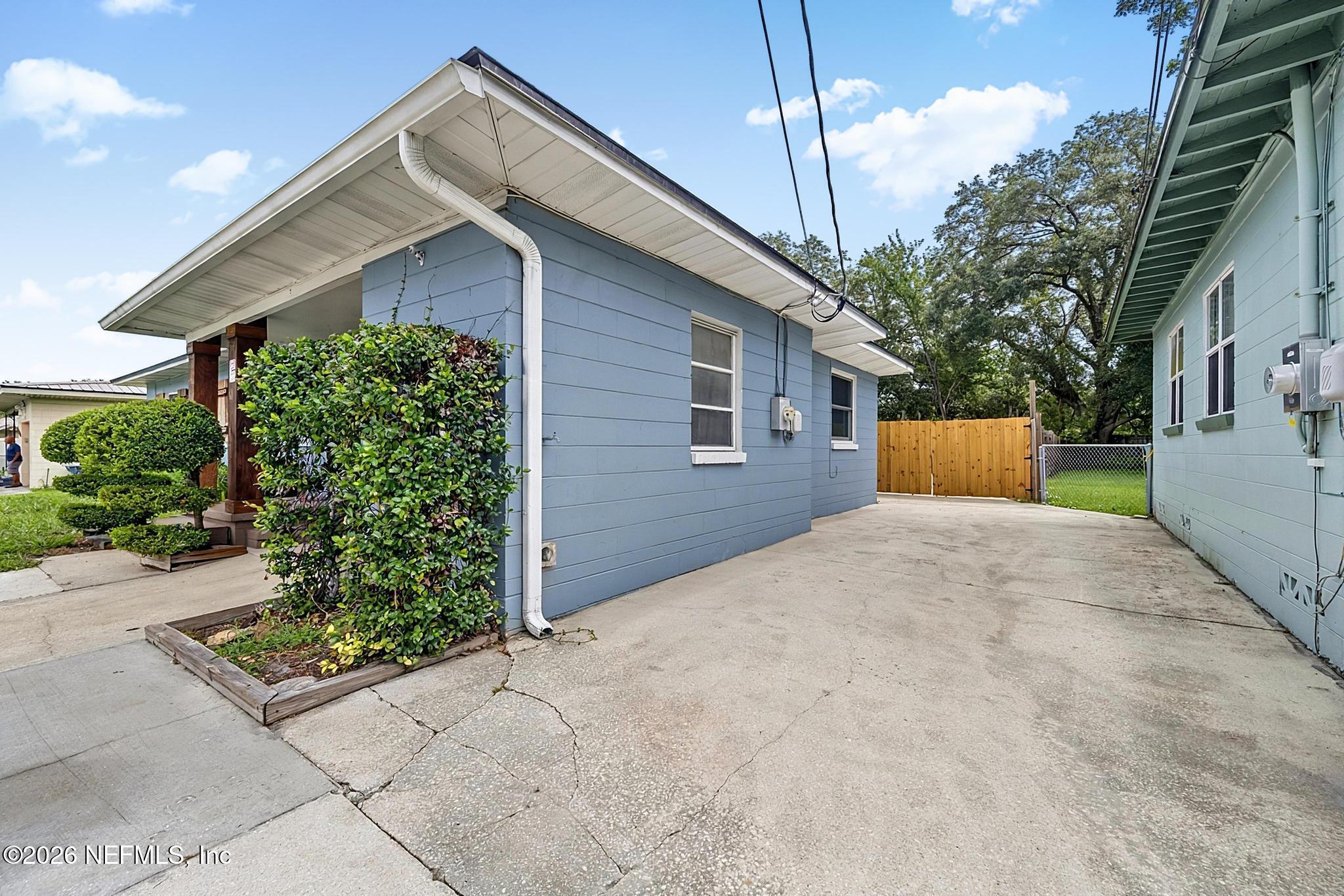 4603 Jammes Road Jacksonville, FL 32210 - Photo 3 of 36 DSC_9007