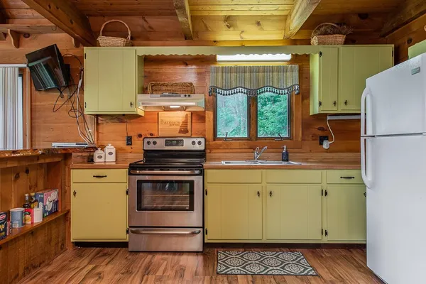 $675,000 | 613 Mayhew Turnpike, Unit 227024 & 227023, Plymouth, NH 03264