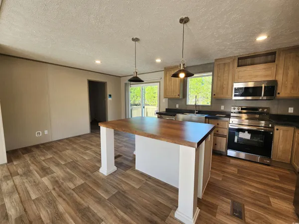 $215,000 | 2004 Warren's Loop, Marion, SC 29571