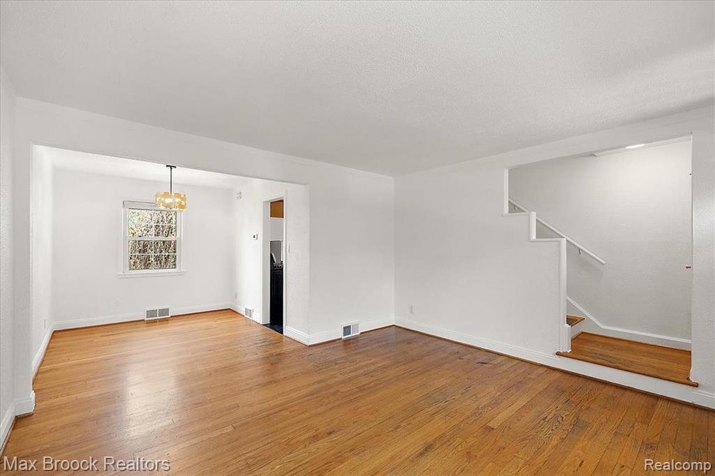 1652 Graefield Road Birmingham, MI 48009 - Photo 6 of 35