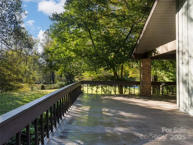 $700,000 | 412 Browning Road, Hendersonville, NC 28791