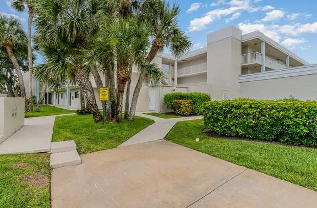 $2,250 | 1595 North Atlantic Avenue, Unit 310, Cocoa Beach, FL 32931
