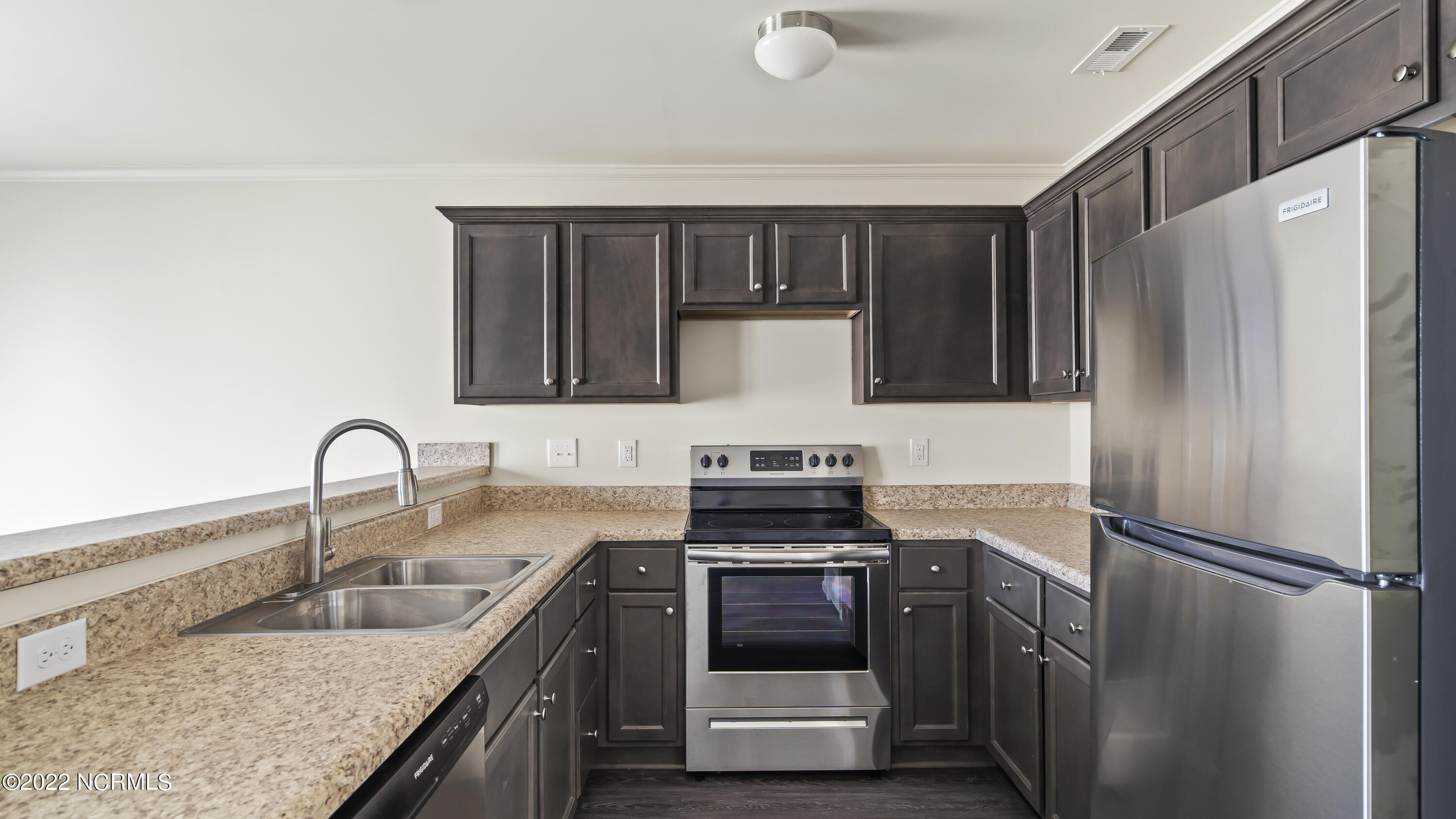 338 Glenellen Loop Road Midway Park, NC 28544 - Photo 13 of 24 12