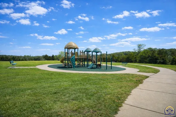 $545,000 | 6215 Southwest 46th Court, Topeka, KS 66610