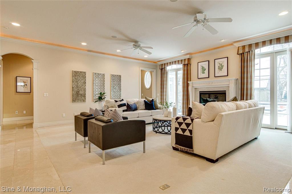 45 Roslyn Road Grosse Pointe Shores, MI 48236 - Photo 11 of 88
