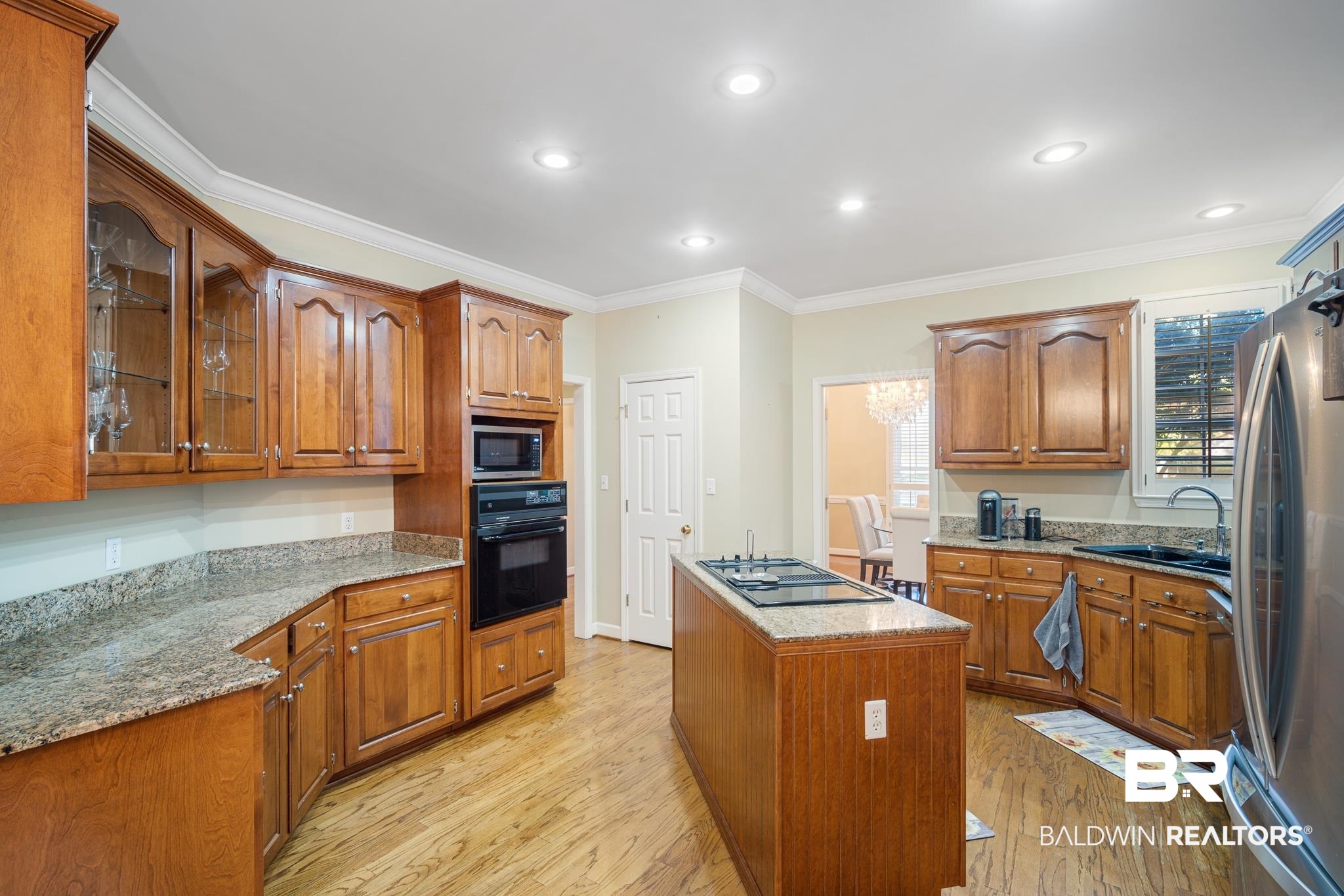 5901 Sutton Trace Court Mobile, AL 36609 - Photo 21 of 36 Large kitchen is a chef's dream!