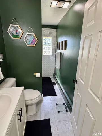 $167,500 | 715 Lawndale Drive, Macomb, IL 61455