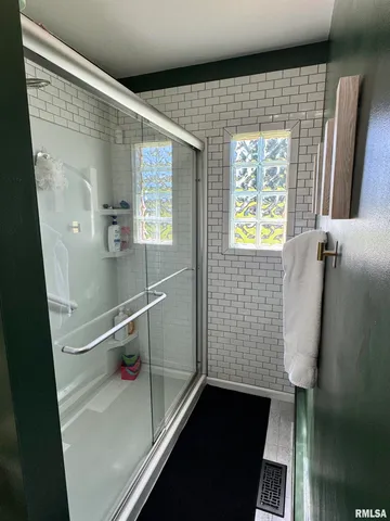 $167,500 | 715 Lawndale Drive, Macomb, IL 61455