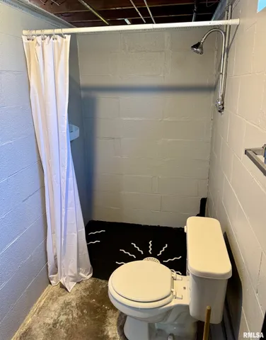 $167,500 | 715 Lawndale Drive, Macomb, IL 61455