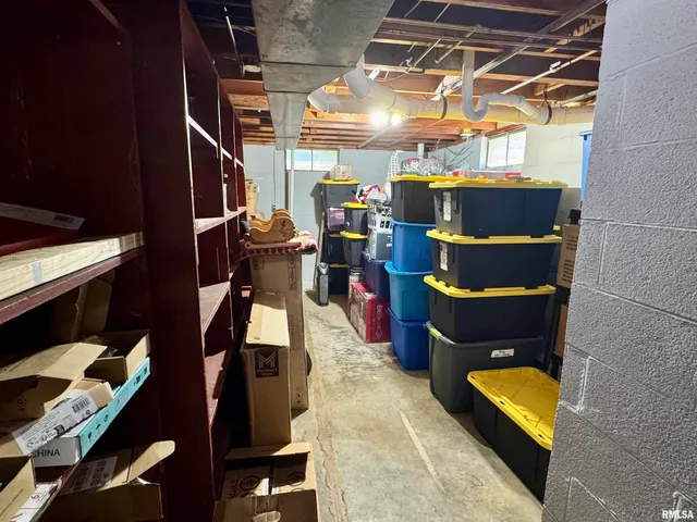 $167,500 | 715 Lawndale Drive, Macomb, IL 61455