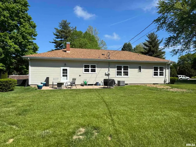 $167,500 | 715 Lawndale Drive, Macomb, IL 61455