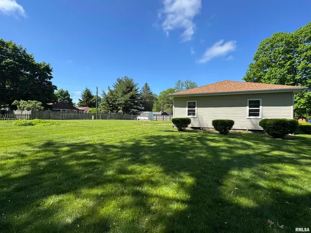 $167,500 | 715 Lawndale Drive, Macomb, IL 61455