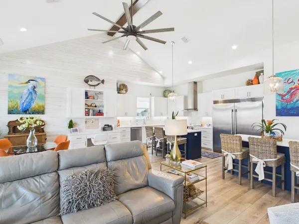 $850,000 | 117 Ball Street, Rockport, TX 78382