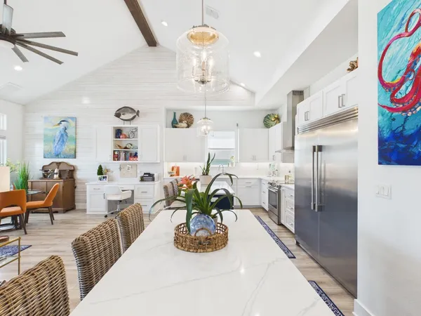 $850,000 | 117 Ball Street, Rockport, TX 78382