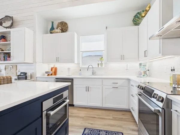 $850,000 | 117 Ball Street, Rockport, TX 78382