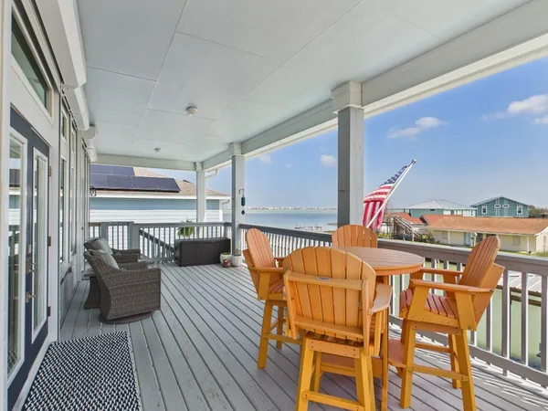 $850,000 | 117 Ball Street, Rockport, TX 78382