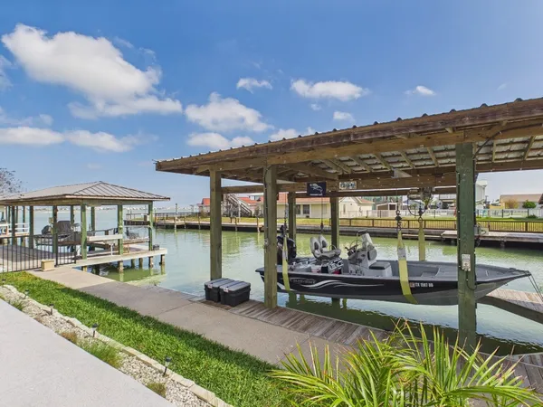 $850,000 | 117 Ball Street, Rockport, TX 78382