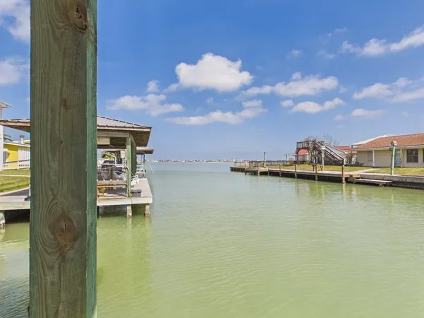 $850,000 | 117 Ball Street, Rockport, TX 78382