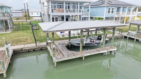 $850,000 | 117 Ball Street, Rockport, TX 78382
