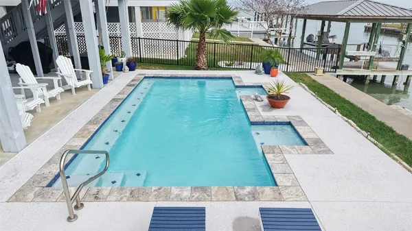 $850,000 | 117 Ball Street, Rockport, TX 78382