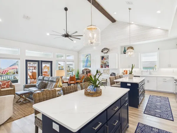 $850,000 | 117 Ball Street, Rockport, TX 78382