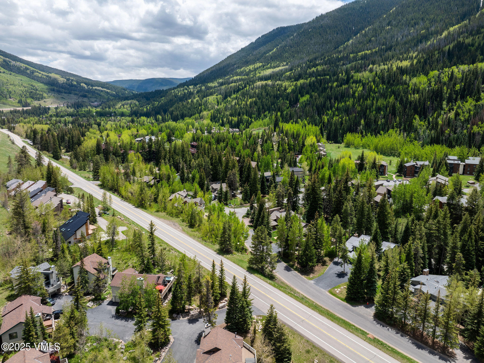 4515 Big Horn Road, Unit H Vail, CO 81657 - Photo 23 of 28 4515_bighorn_park_H_aerial_f