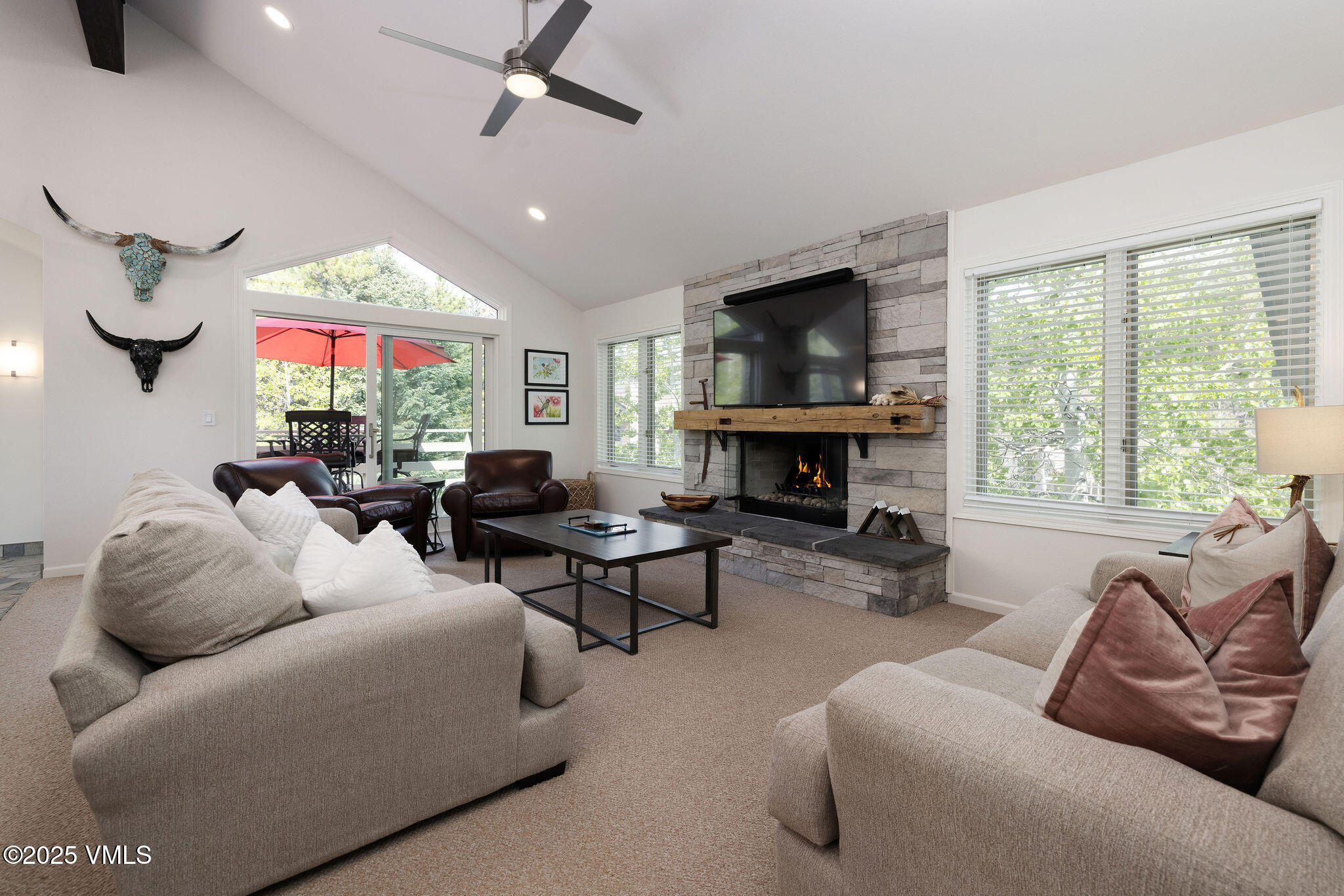 4515 Big Horn Road, Unit H Vail, CO 81657 - Photo 3 of 28 2505_4515_bighorn_rd_h_interior_living_c