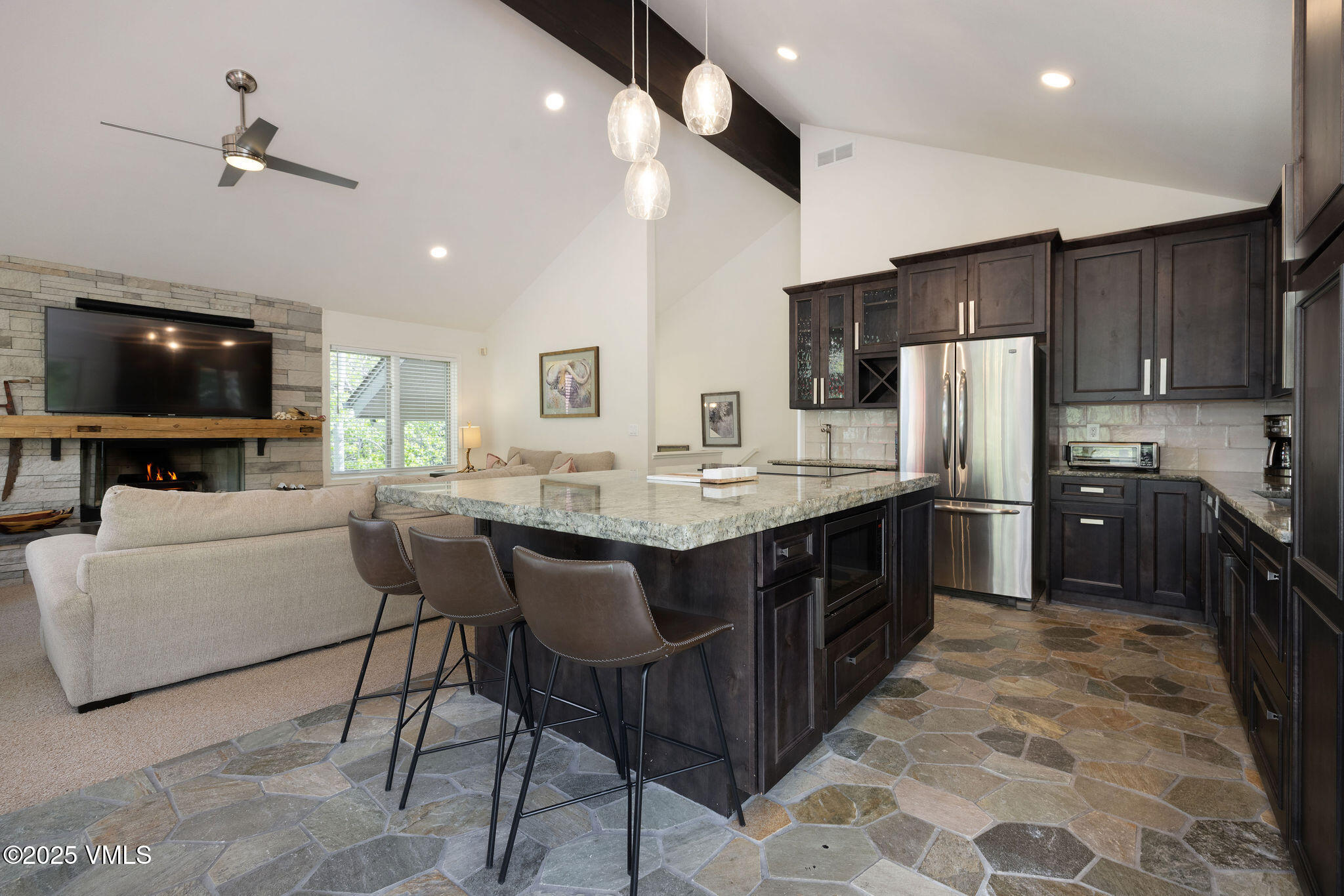 4515 Big Horn Road, Unit H Vail, CO 81657 - Photo 4 of 28 2505_4515_bighorn_rd_h_interior_kitchen_