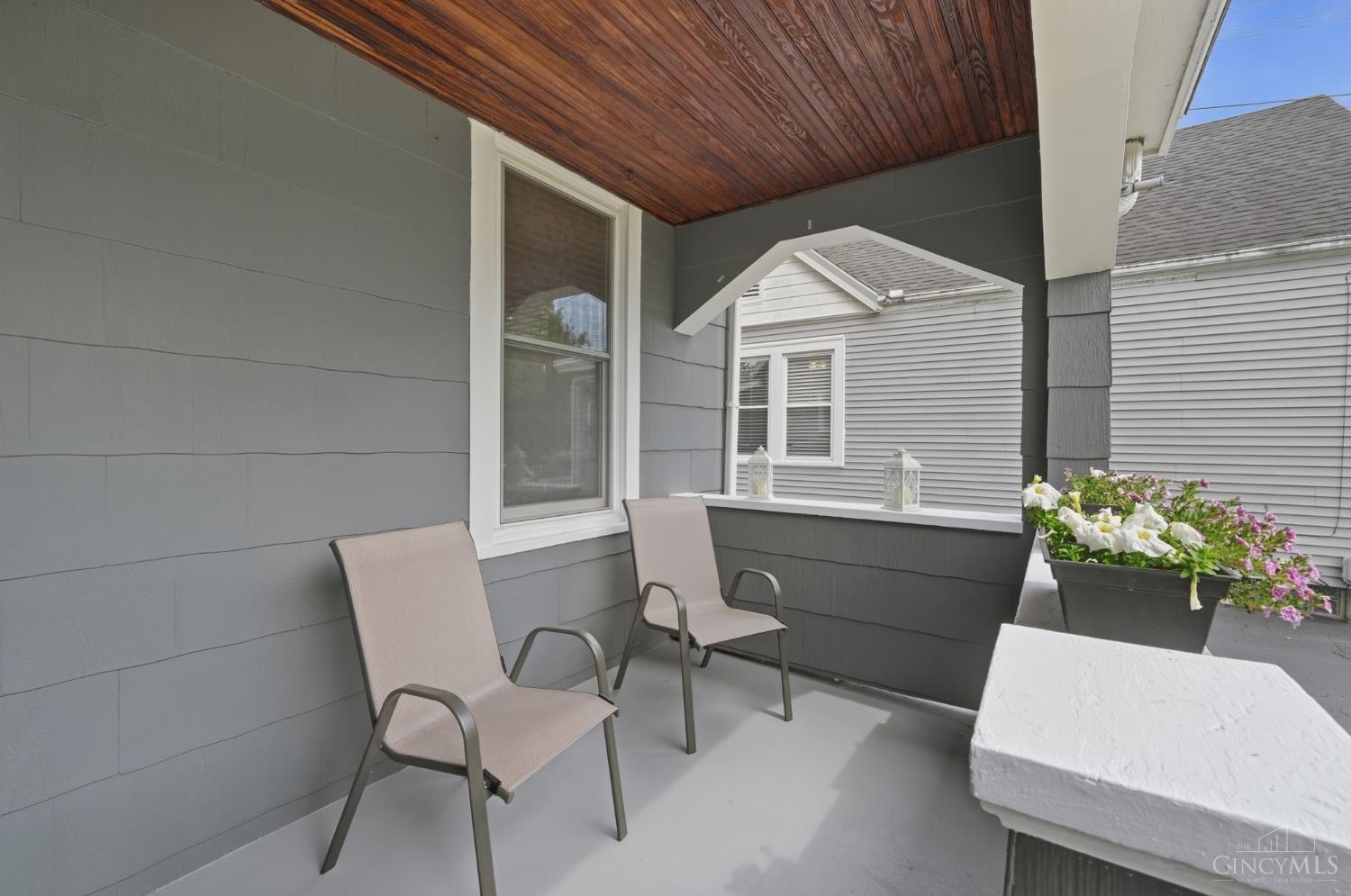 3826 Watterson Road Fairfax, OH 45227 - Photo 5 of 38