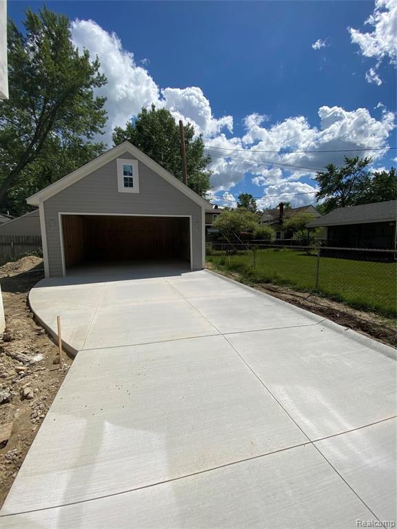 1699 Cambridge Road Berkley, MI 48072 - Photo 6 of 28