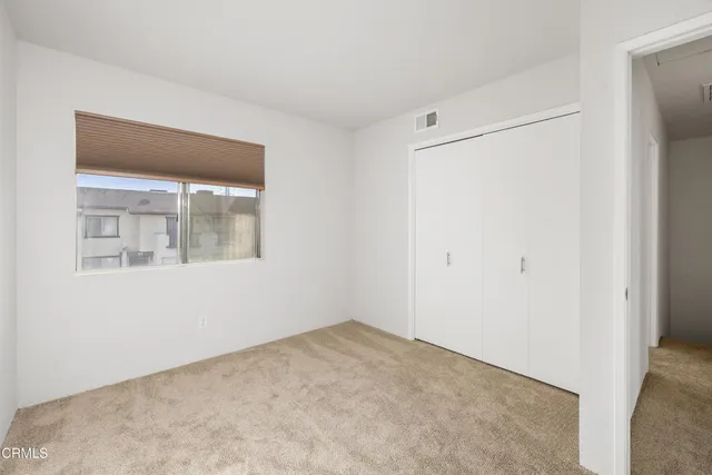 a outdoor view of a house