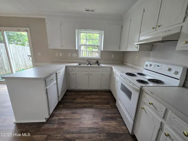 $1,300 | 1015 Spring Forest Road, Unit F5, Greenville, NC 27834
