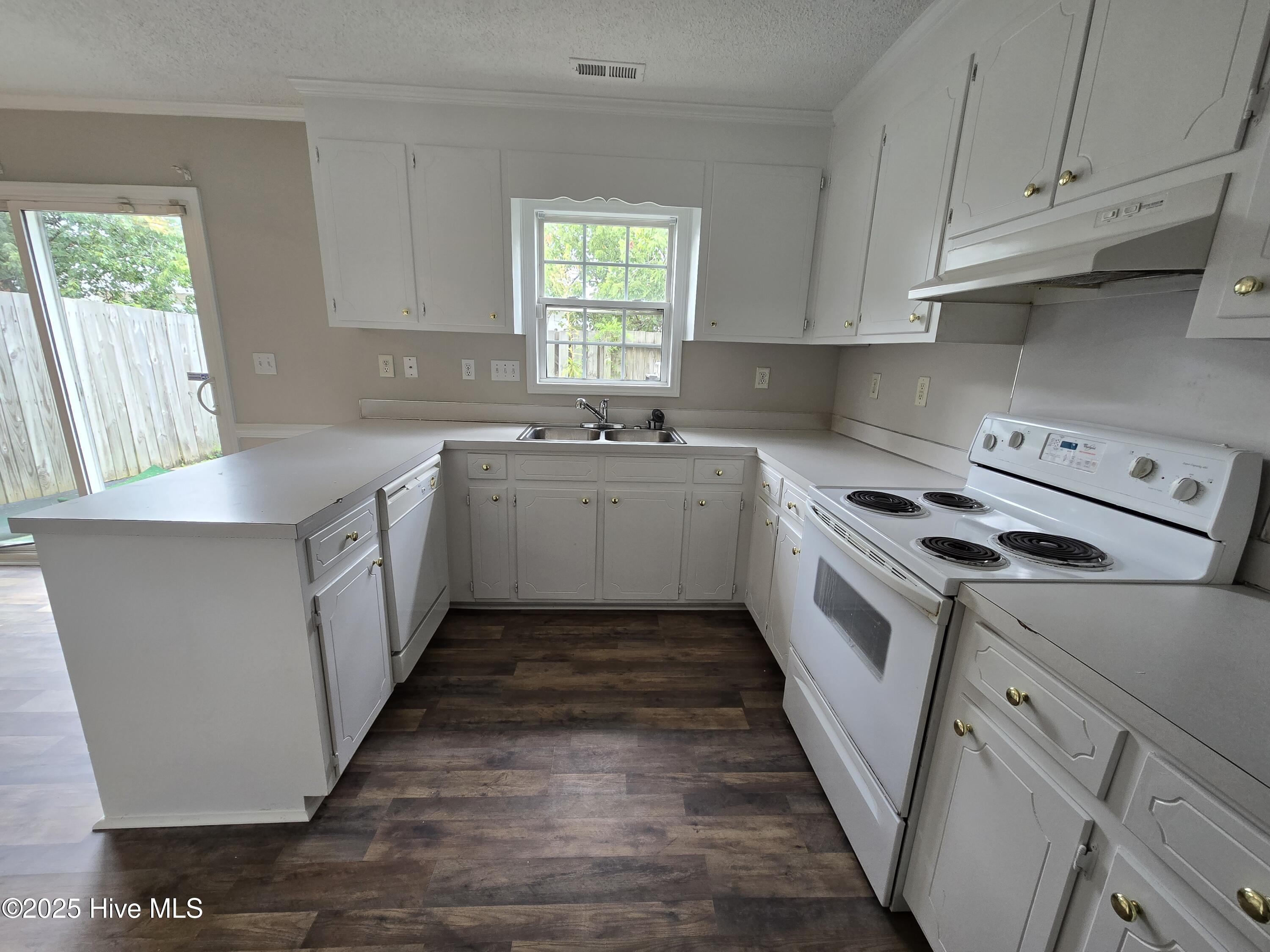 1015 Spring Forest Road, Unit F5 Greenville, NC 27834 - Photo 8 of 15 1000004437