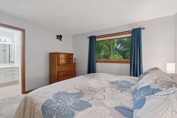 $304,900 | 1603 Raindrop Drive, Eagan, MN 55121