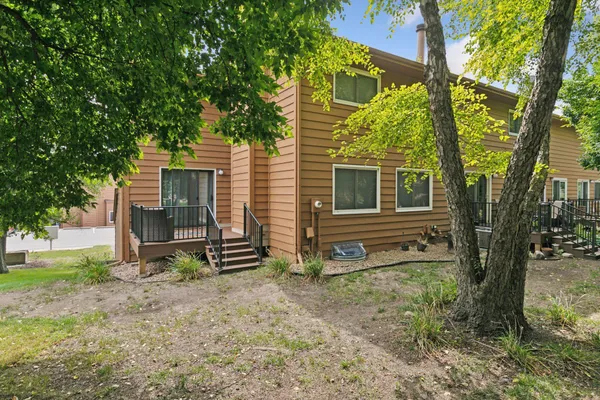 $304,900 | 1603 Raindrop Drive, Eagan, MN 55121