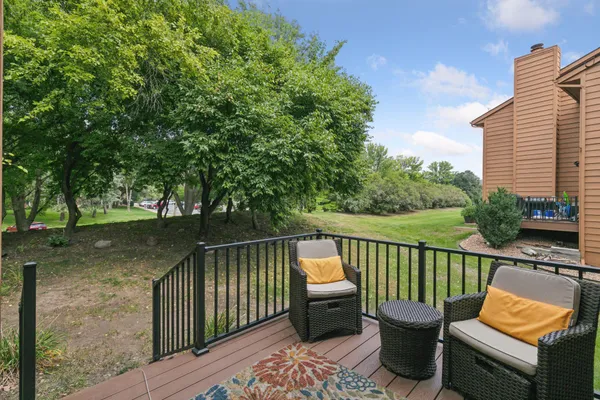 $304,900 | 1603 Raindrop Drive, Eagan, MN 55121