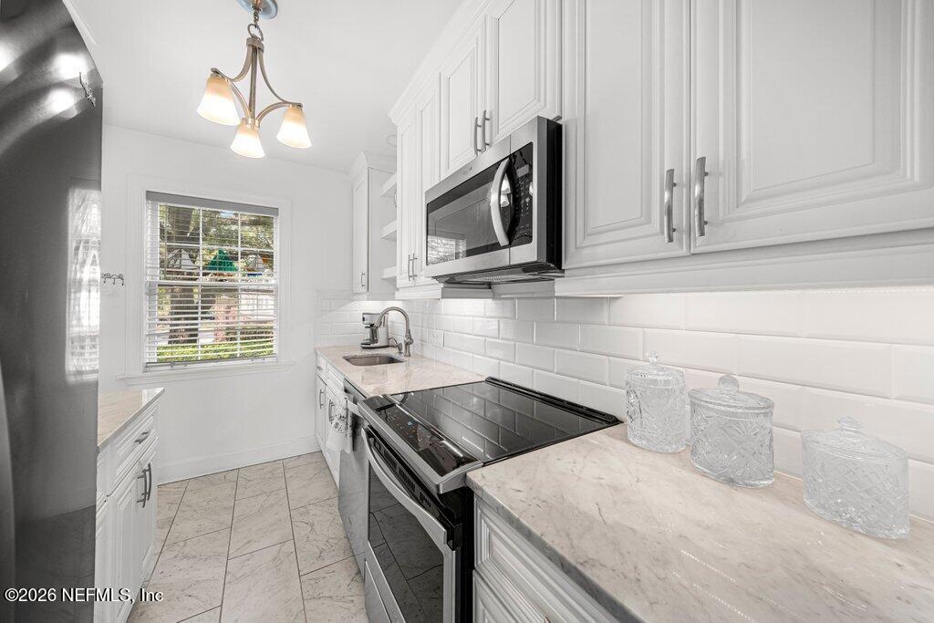 823 Lasalle Street, Unit 821/823 Jacksonville, FL 32207 - Photo 3 of 34 823 Lasalle St (19).JPG-SMALL