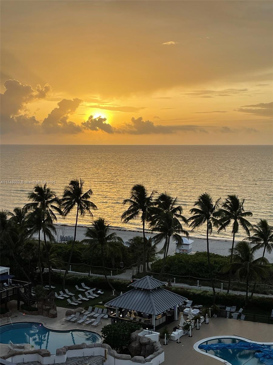 5161 Collins Avenue, Unit 1012 Miami Beach, FL 33140 - Photo 18 of 53